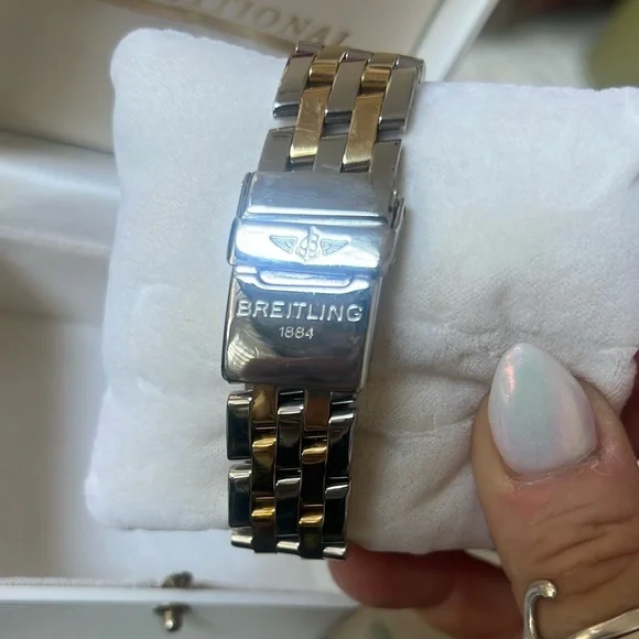 Breitling Windrider Automatic White Dial Two-Tone 18k Gold & Steel B10350 - Picture 4 of 7